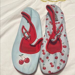 Cherry Pattern Women's Slippers